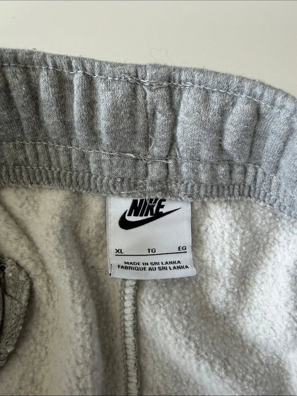 Nike Gray Men's Fleece Sweatpants with Logo